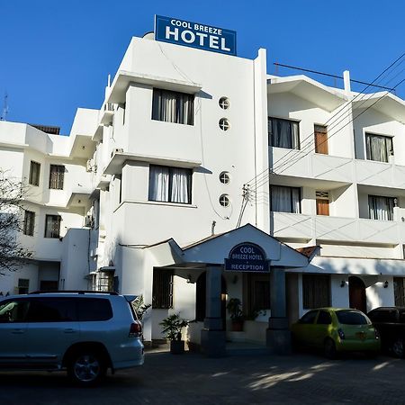 Cool Breeze Hotel Mombasa Exterior photo